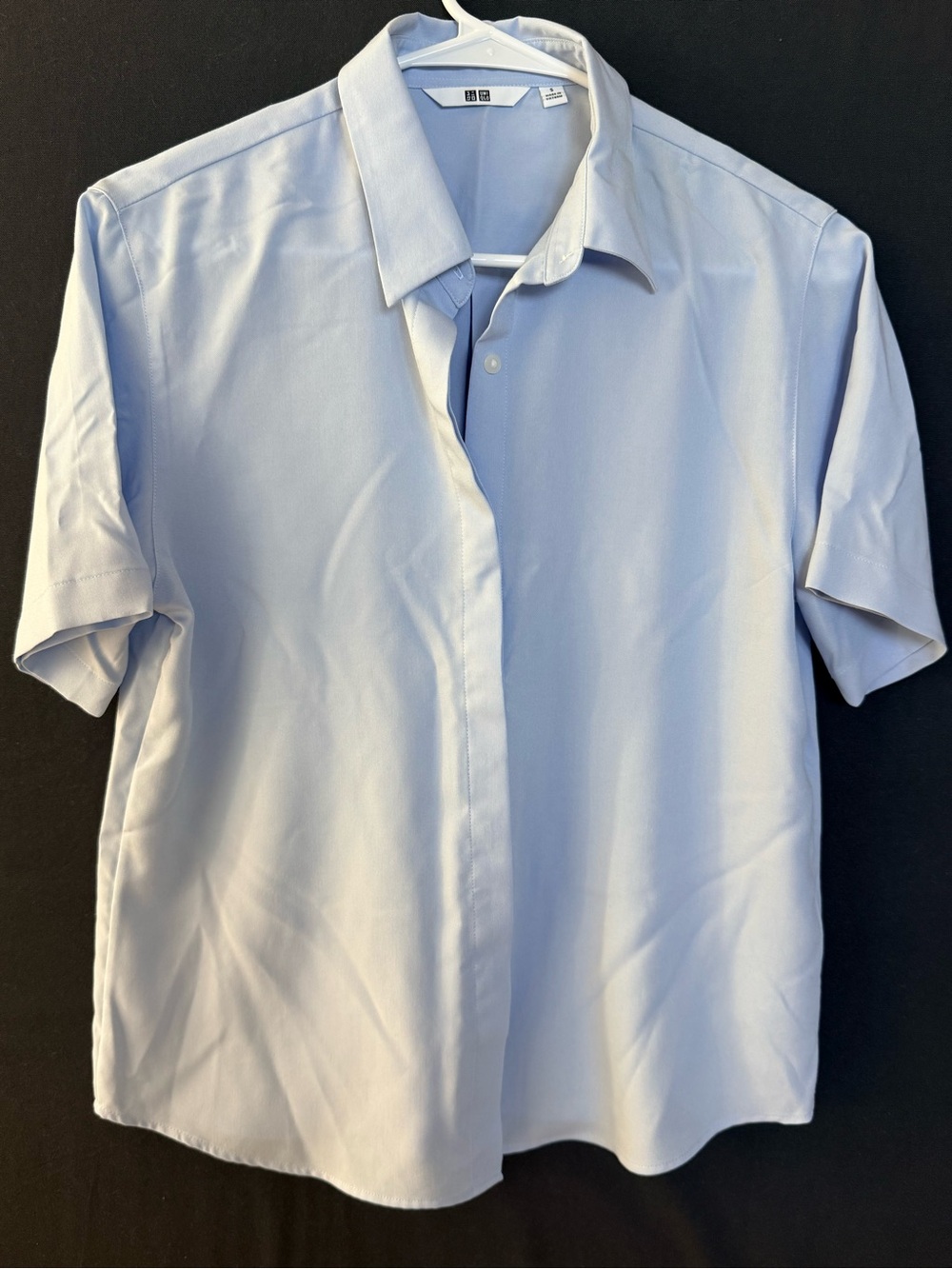 UNIQLO Pale Blue Short-Sleeve Button-Down Blouse